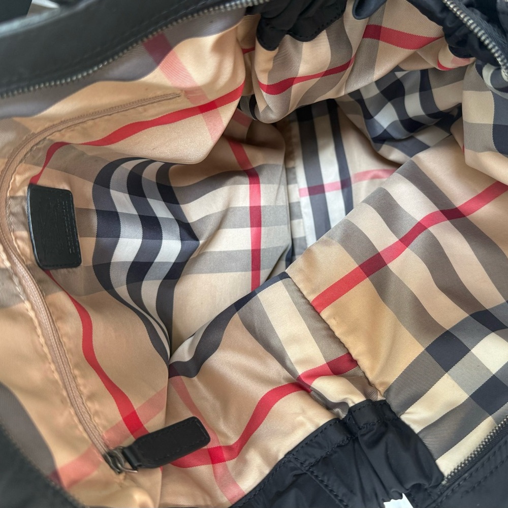 BURBERRY BUCKLEIGH NYLON TOTE BAG - Picture 15 of 16